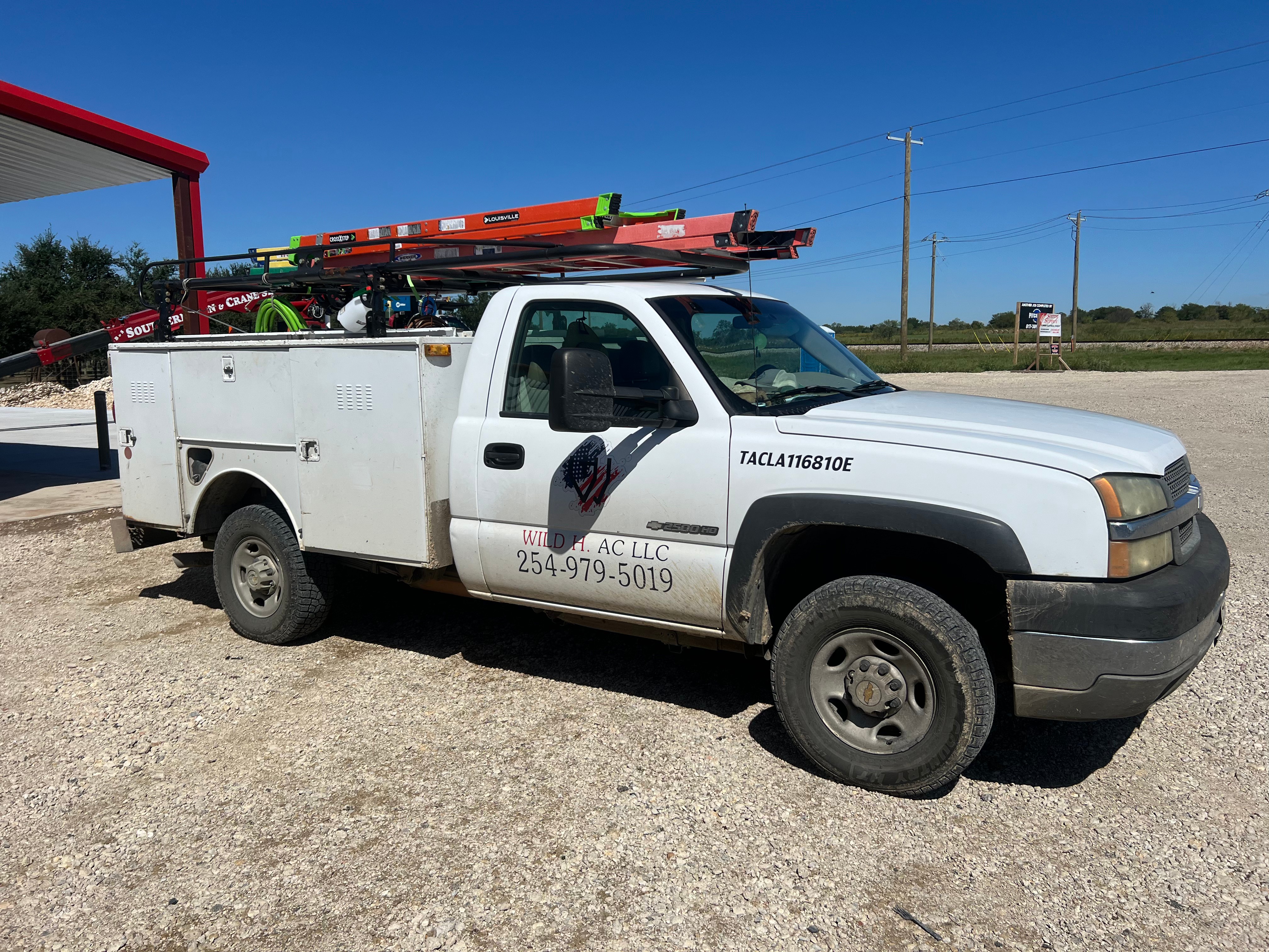 Wild H AC LLC service truck with ladder rack and utility body — TACLA116810E, Dublin TX